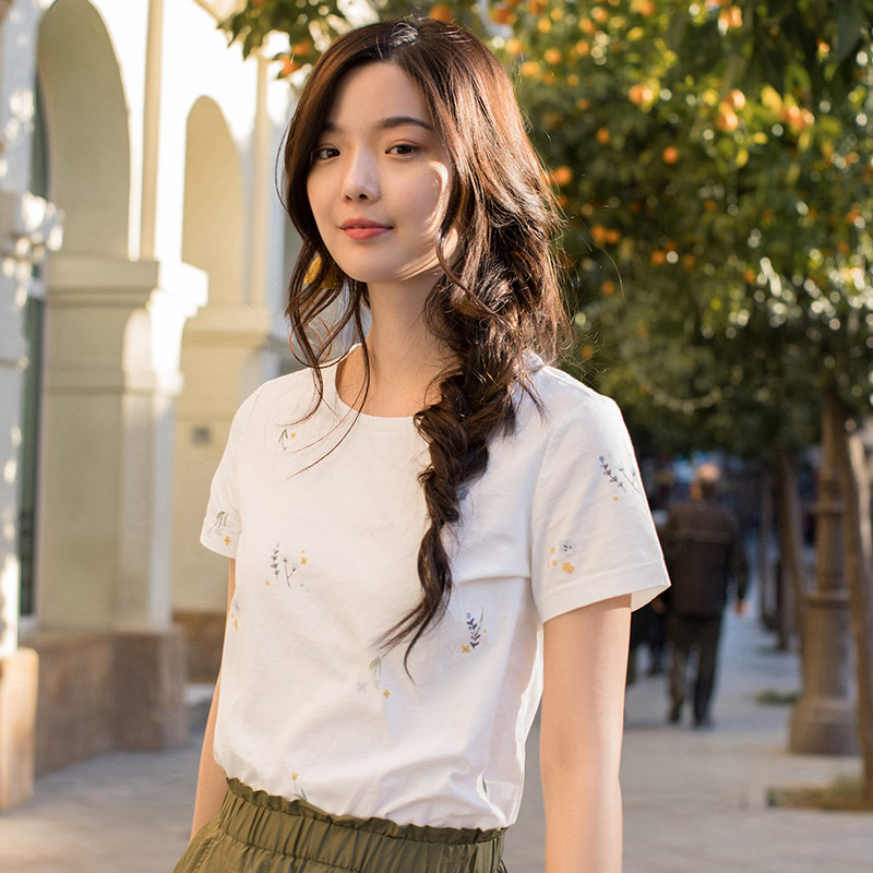 茵曼短袖T恤女2018夏装新款圆领纯棉文艺小清新印花百搭短款上衣